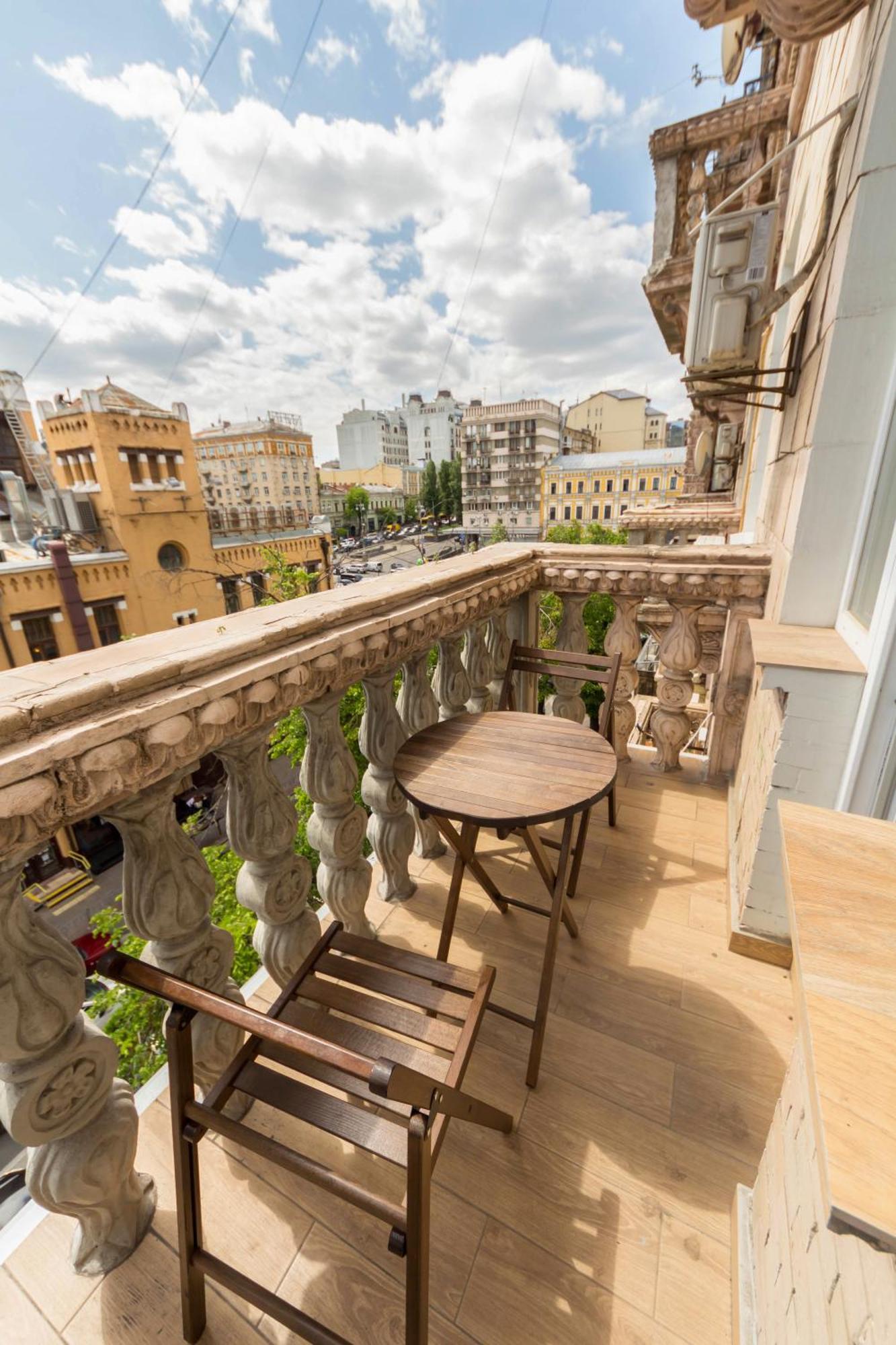 Apartments Near Parus Business Centre Kyiv Exterior photo